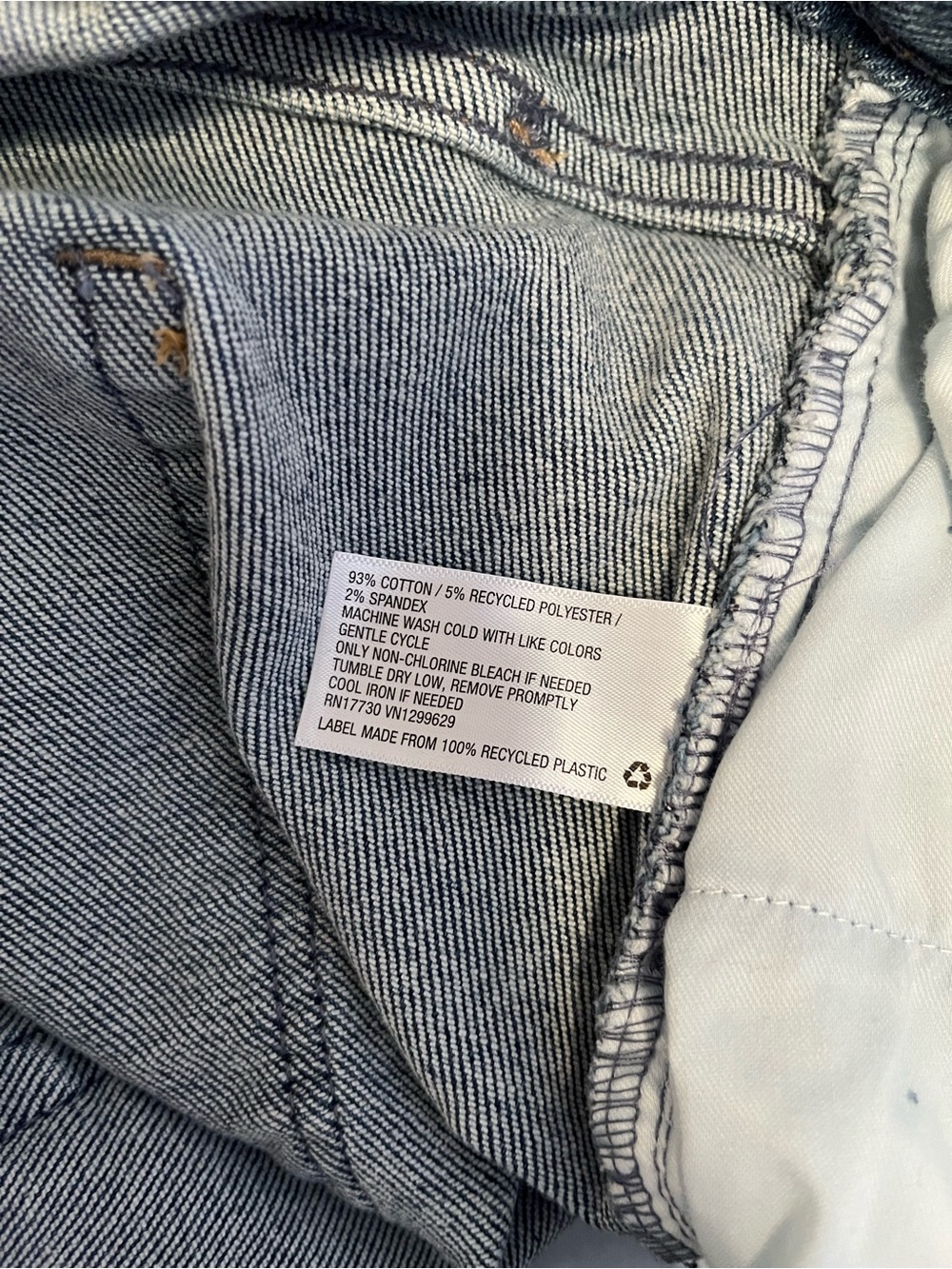 Ava & Viv Women’s Light Blue Distressed Denim Cutoff Shorts EUC Plus Size 16W - Picture 4 of 5